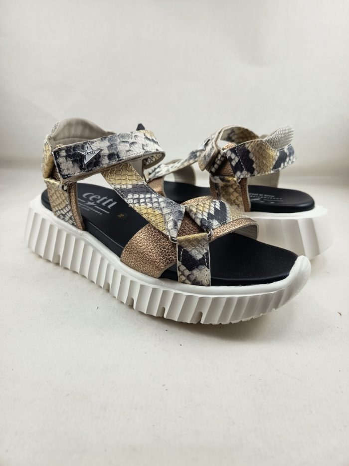 Sandalia de piel crema con cierre de velcro, Cetti mod. C-1316 - Imagen 2