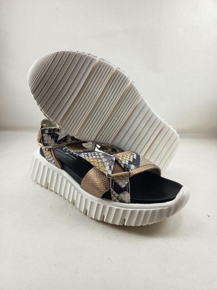 Sandalia de piel crema con cierre de velcro, Cetti mod. C-1316 - Imagen 3