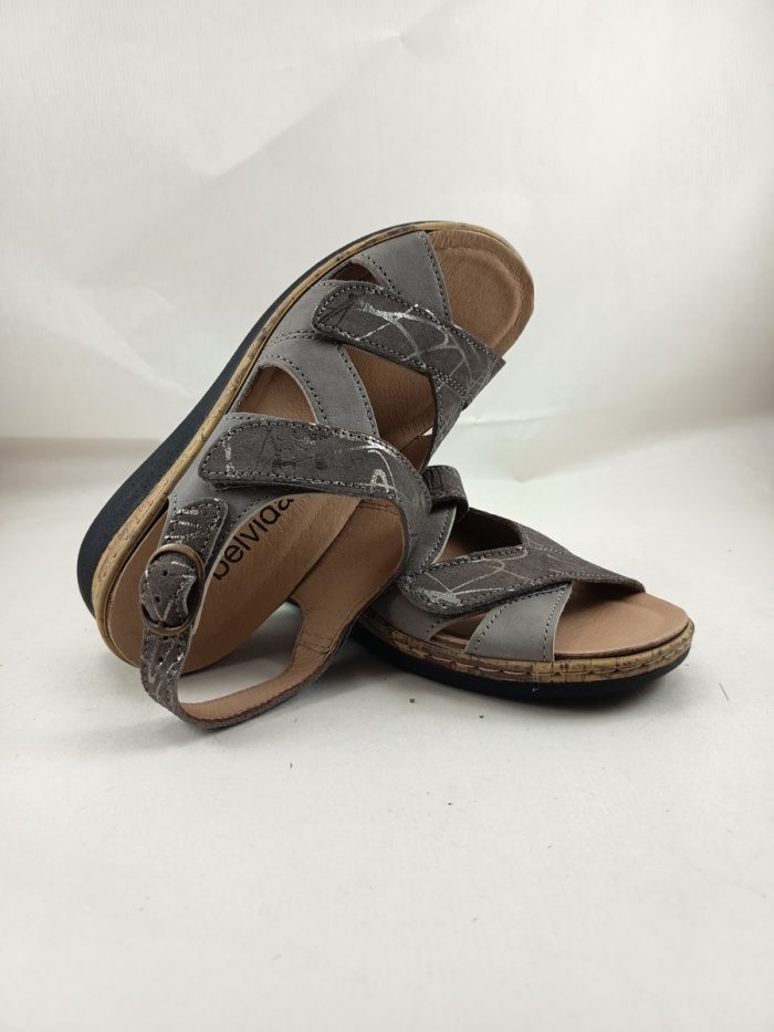 Sandalia de piel gris con cierres de velcro, Belvida mod. 35007 - Imagen 4