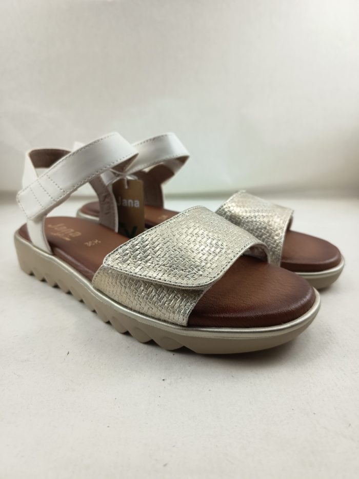 Sandalia de piel plata y blanca con cierre de velcros, Jana mod. 28265