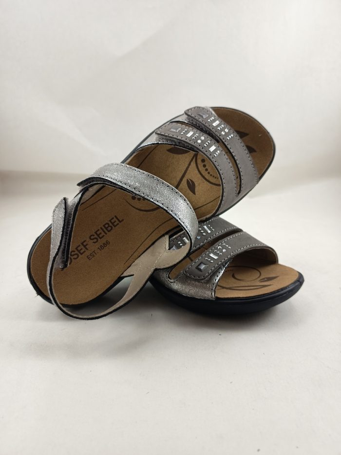Sandalia de piel plata con cierre de velcros, Josef seibel mod. 86786 - Imagen 4