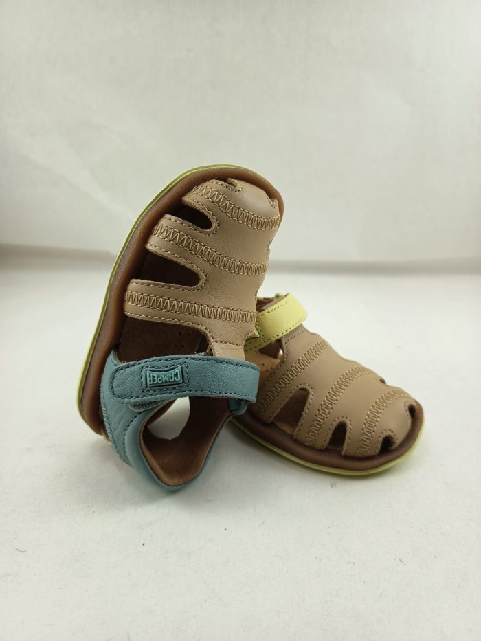 Sandalia de cortes en piel multicolor con cierre de velcro, Camper mod. 80372 - Imagen 2