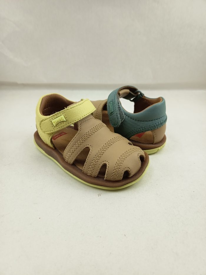 Sandalia de cortes en piel multicolor con cierre de velcro, Camper mod. 80372 - Imagen 4