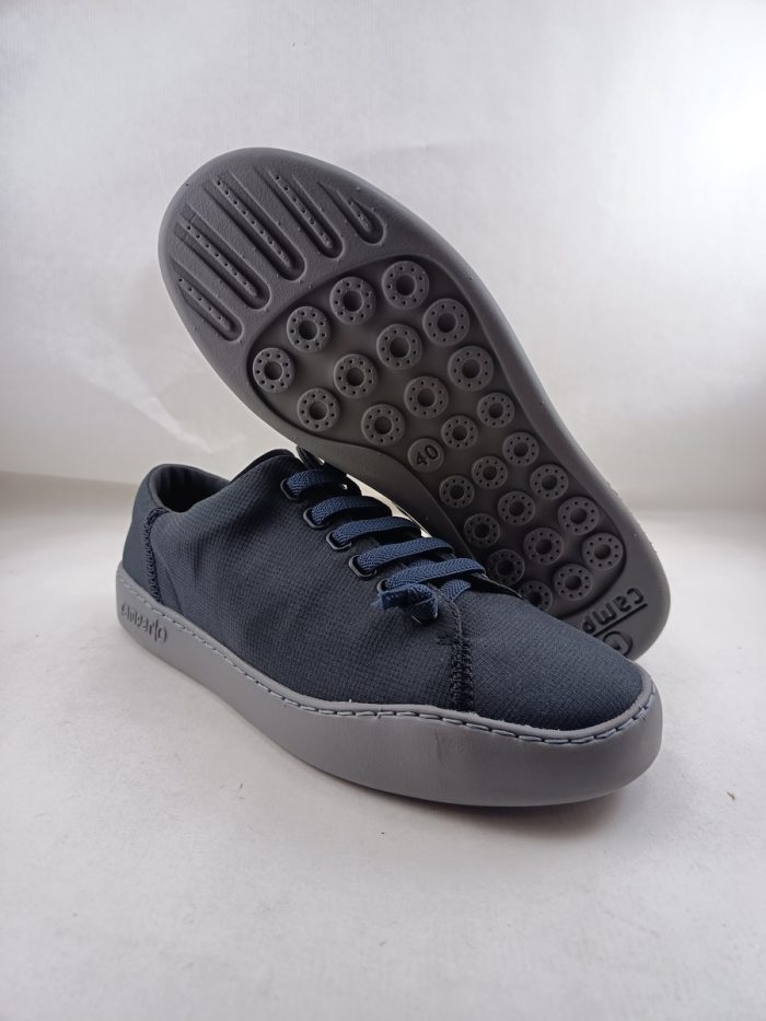 Semi-sport de piel negra con cierre de cordon elastico, Camper mod. K100881 - Imagen 3