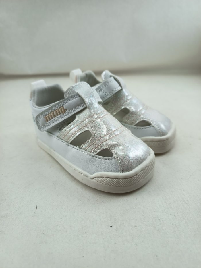 Sandalia de cortes sintetica blanca con cierre de velcro, Mustang kids mod. 48910
