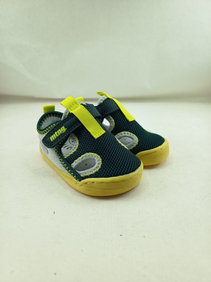 Sandalia de cortes sintetica verde con cierre de velcro, Mustang kids mod. 49058