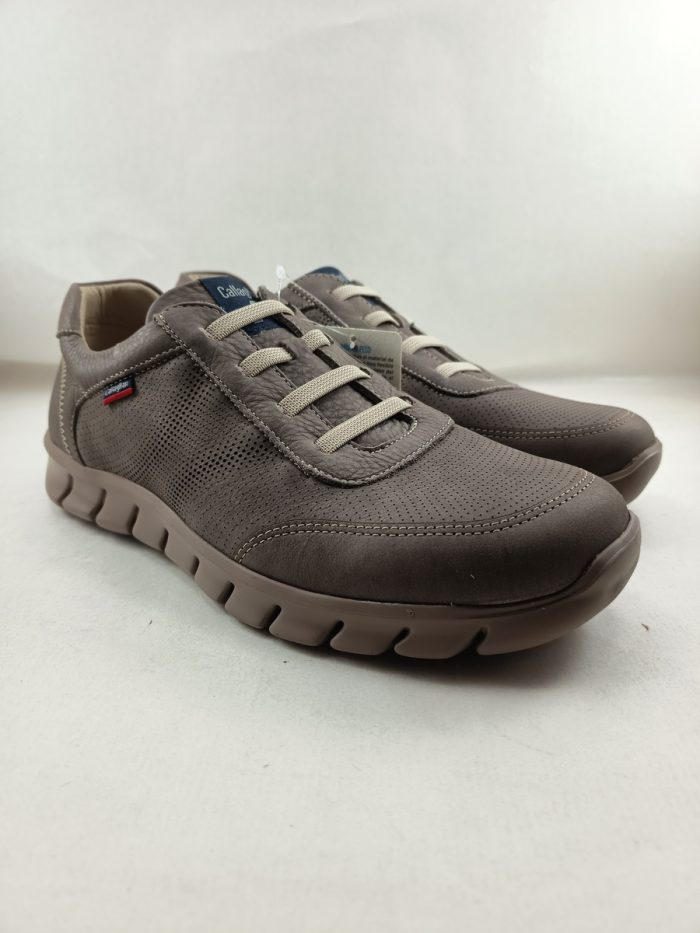 Semi-sport de piel gris con cierre de cordon elastico, Callaghan mod. 42800