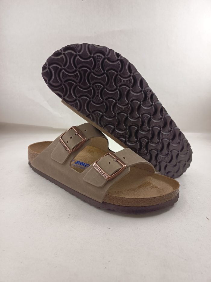 Sandalia tipo chancla de piel  con cierre de doble hebilla, Birkenstock mod. Arizona - Imagen 3