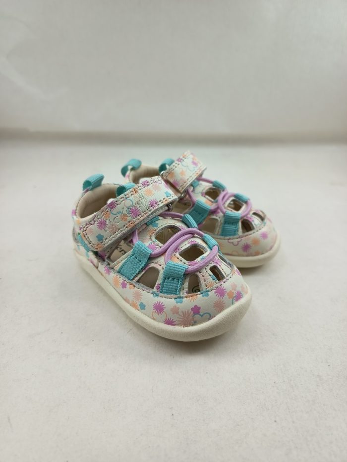 Sandalia sintetica blanca con cierre de velcro, Kickers mod. 1201323