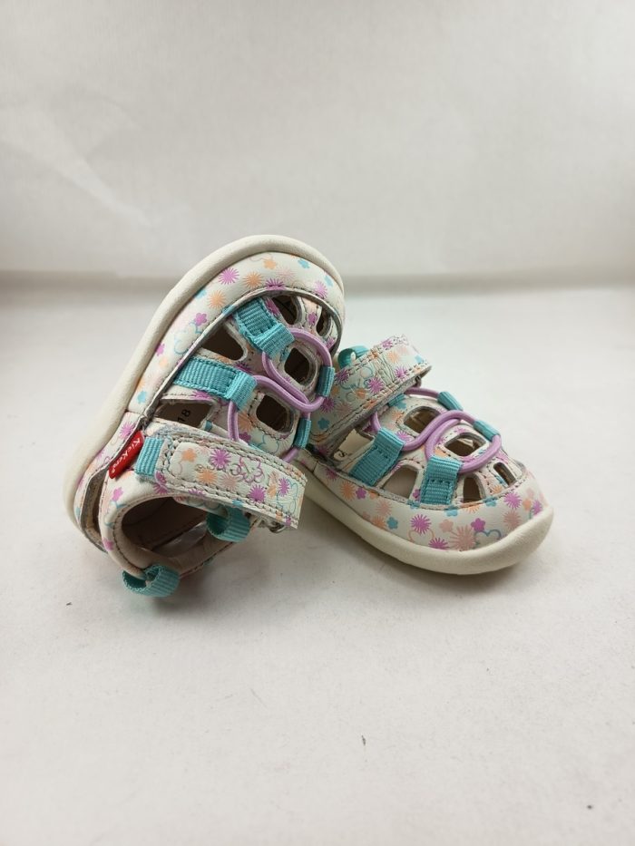 Sandalia sintetica blanca con cierre de velcro, Kickers mod. 1201323 - Imagen 4