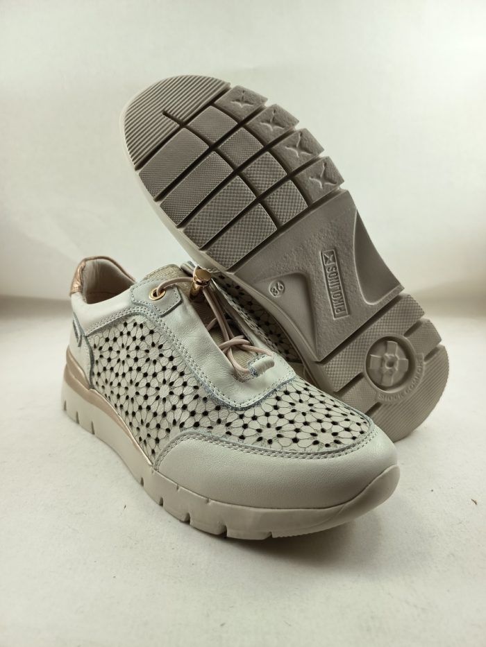 Semi-sport de piel blanca con cierre de cordon elastico, PIkolinos mod. 6584 - Imagen 3