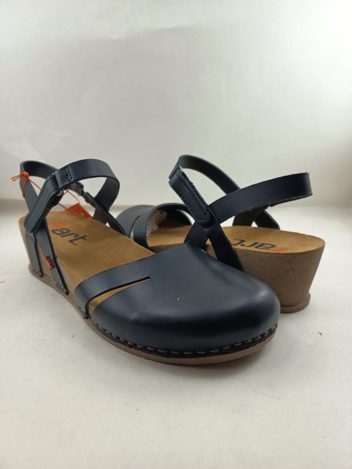Sandalia de piel negra con cierre de velcro, Art mod. 1931 - Imagen 2