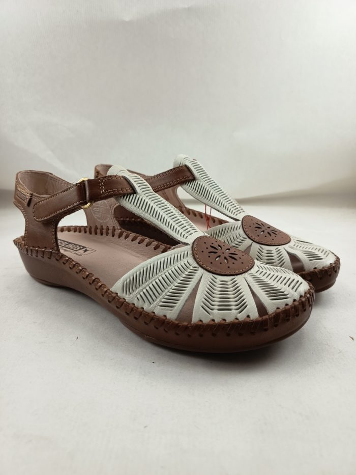 Sandalia de piel combinada en cuero y blanco, con cierre de velcro, Pikolinos mod. 0575