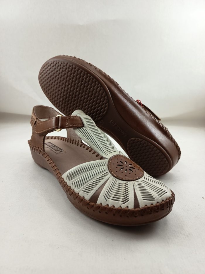 Sandalia de piel combinada en cuero y blanco, con cierre de velcro, Pikolinos mod. 0575 - Imagen 3