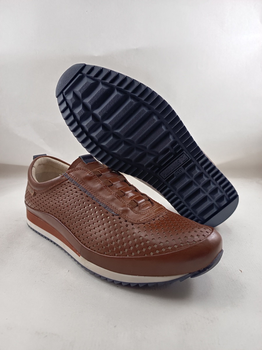 Zapato deportivo en cuero y detalles en azul con cordones elasticos Pikolinos 6252 - Imagen 3