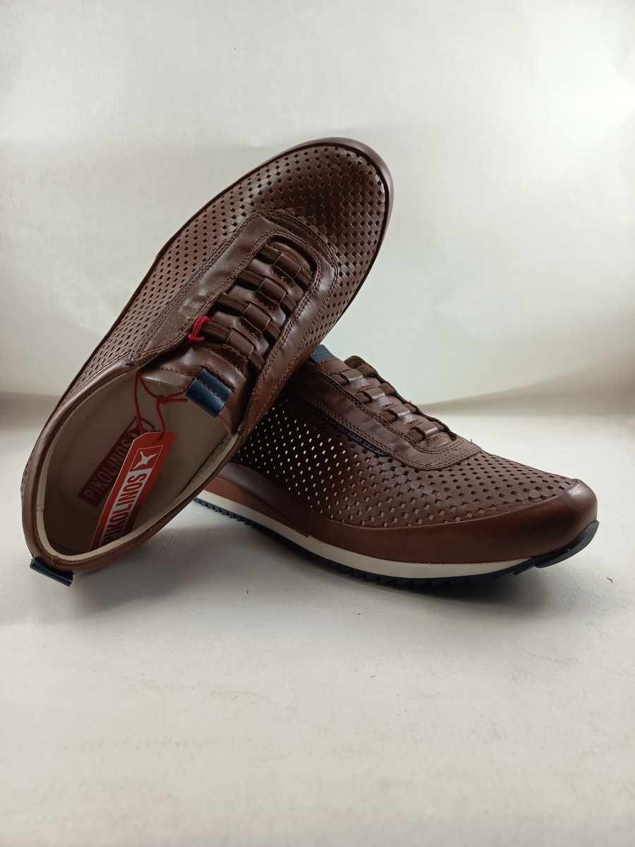 Zapato deportivo en cuero y detalles en azul con cordones elasticos Pikolinos 6252 - Imagen 4