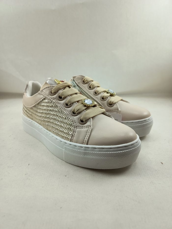 Semi-sport de piel crema con cierre de cordon, Asso mod. 17045