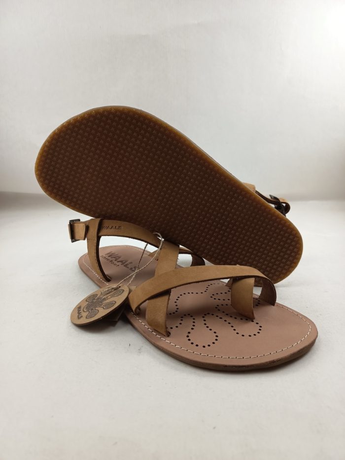 Sandalia barefoot  de piel camel con cierre de hebilla, Waals barefoot mod. Natur - Imagen 3