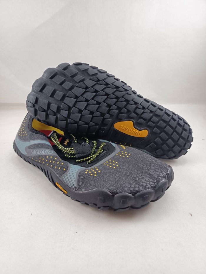 Zapato tipo pie de gato negro sin cierres, Saguaro mod. A32BK
