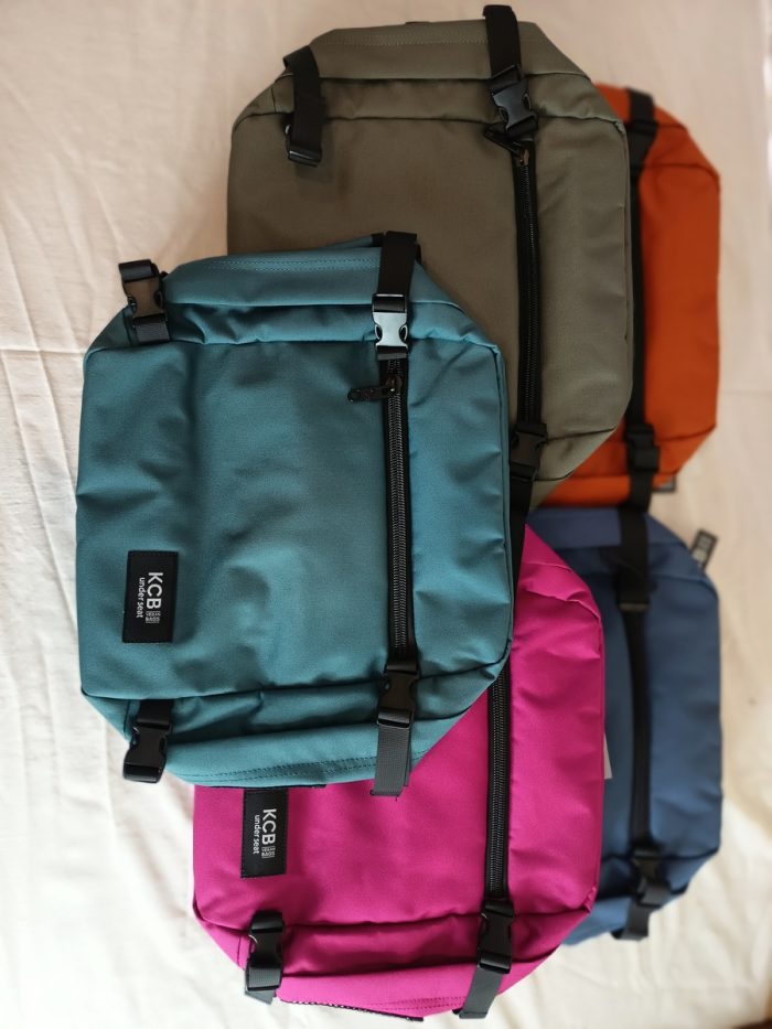 Mochila cabina sintetica en varios colores y cierres de cremallera antirobo, Kcb mod. 3172