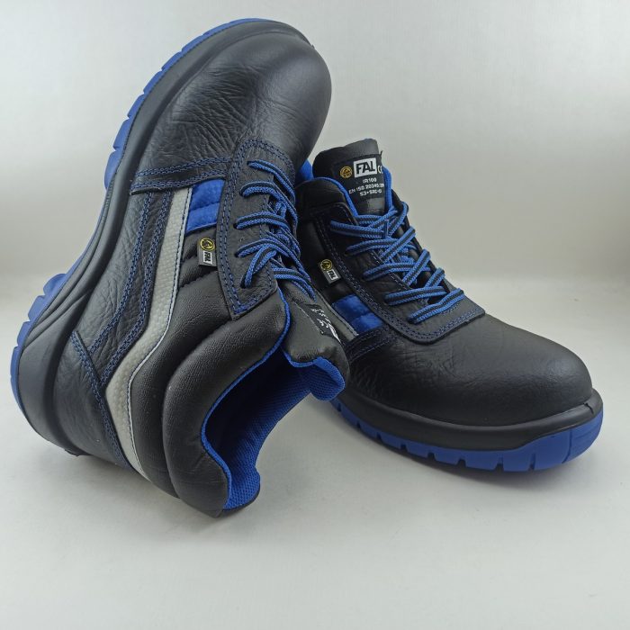 Bota de piel negra con detalle en azul, cierre de cordón Fal seguridad mod. Ebro