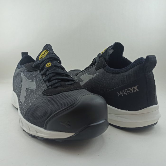Zapato de seguridad sintetico negro con cierre de cordon, Diadora mod. Fly litebase - Imagen 3