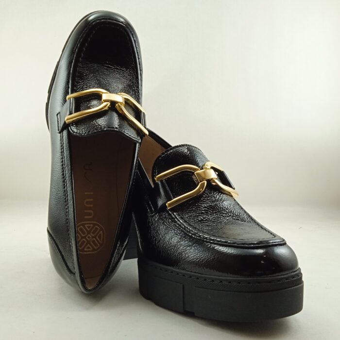 Zapato de vestir tipo mocasin negro de piel sin cierres, Unisa mod. Karia