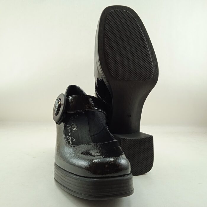 Zapato de charol negro con cierre de hebilla, Wickers mod. E-139
