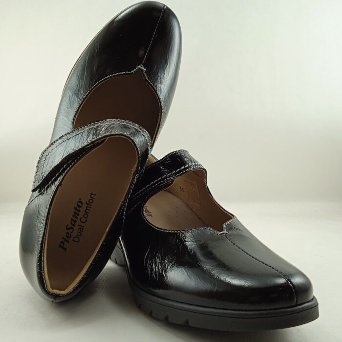 Mercedes de piel negra con cierre de velcro, Naturpie mod. 235957