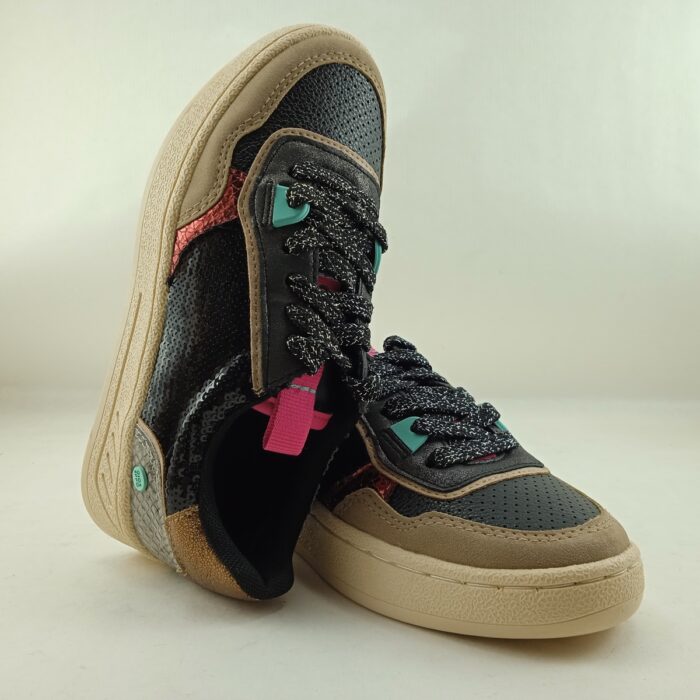 Semi-sport de piel negra con cierre de cordon, Gioseppo mod. 70543