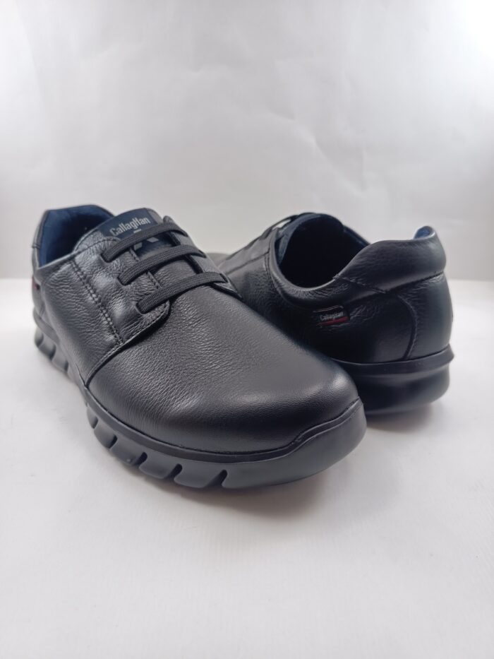 Semi-sport de piel negro con cierre de cordon elastico, Callaghan mod. 42807 - Imagen 2