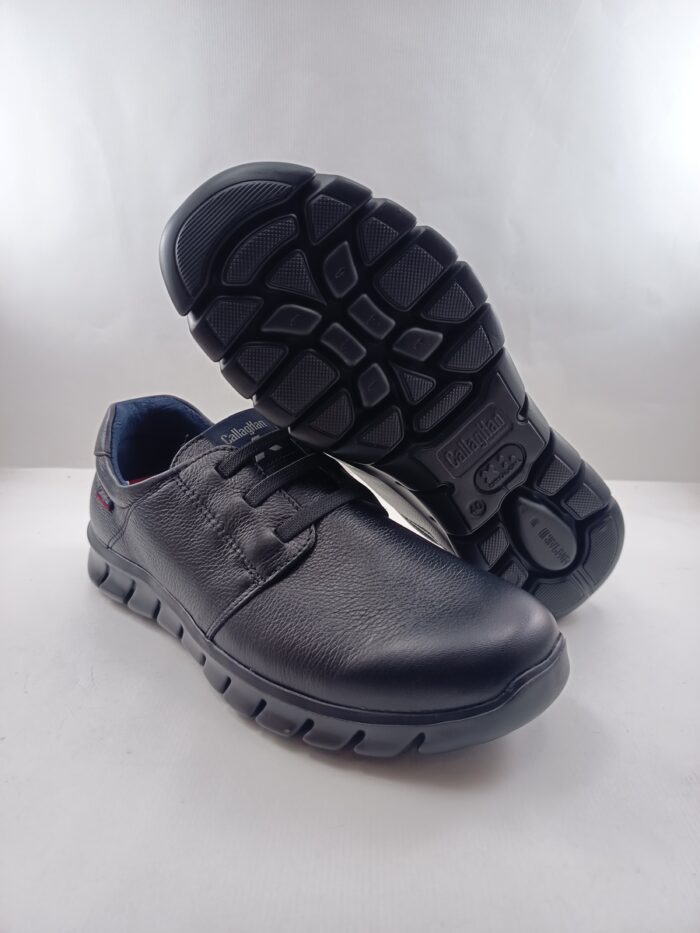 Semi-sport de piel negro con cierre de cordon elastico, Callaghan mod. 42807 - Imagen 3