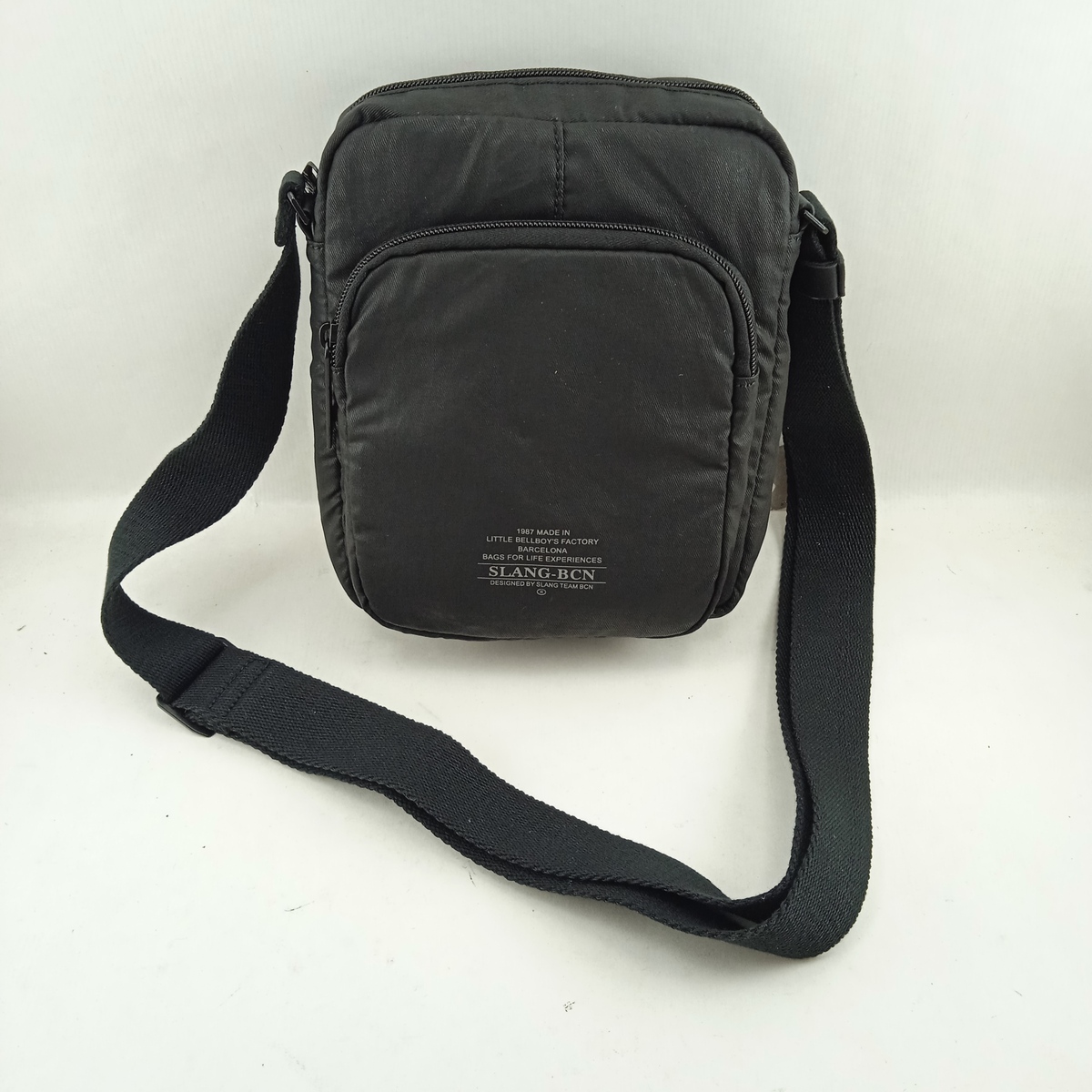 Bandolera sintetica negra con cierres de cremallera, Slang mod. Ac2