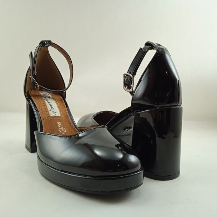 Zapato de charol negro con cierre de hebilla en tobillo, Mariamare mod.63375 - Imagen 3