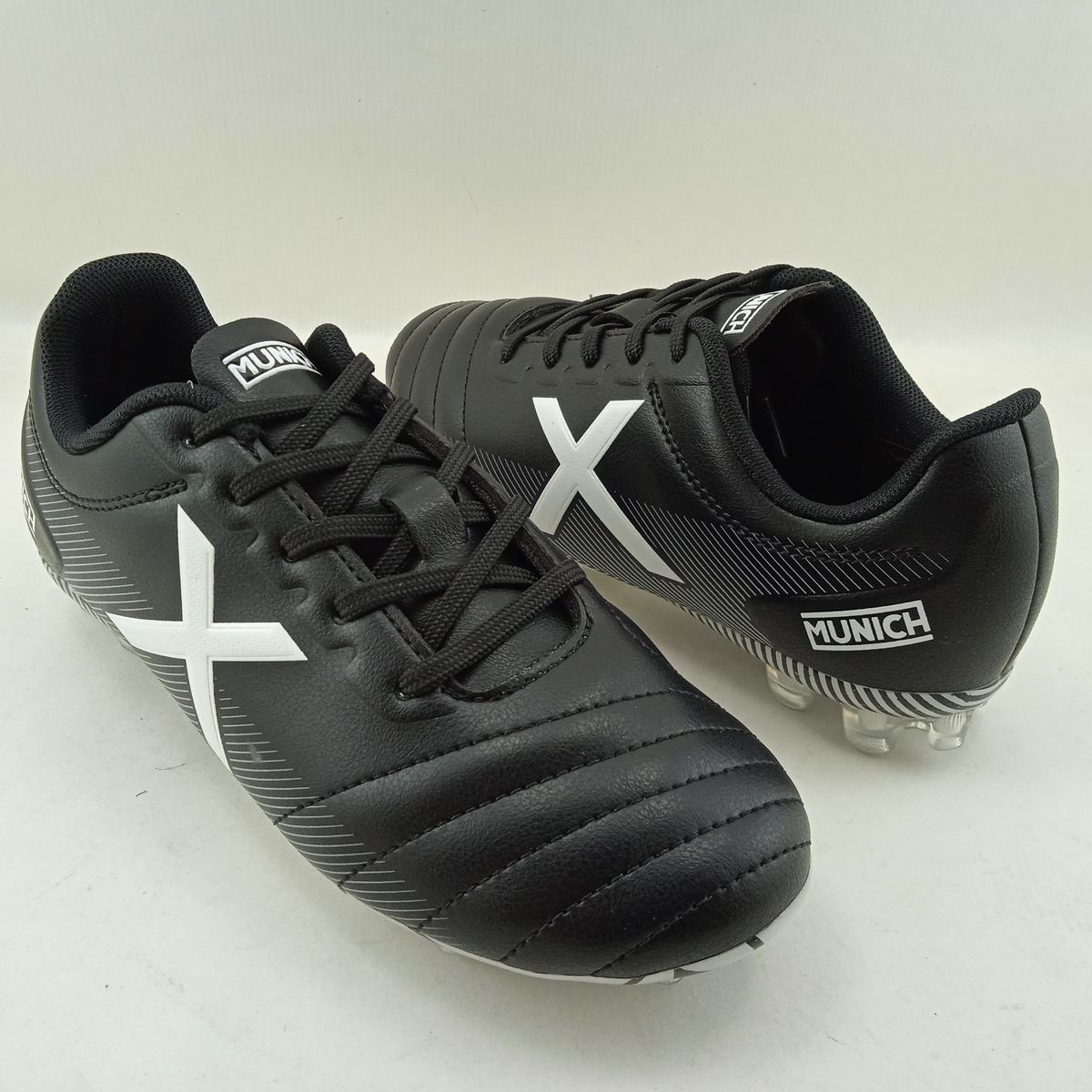 Deportivo de futbol en piel negra con cierre de cordon, Munich mod. 1469301 - Imagen 3