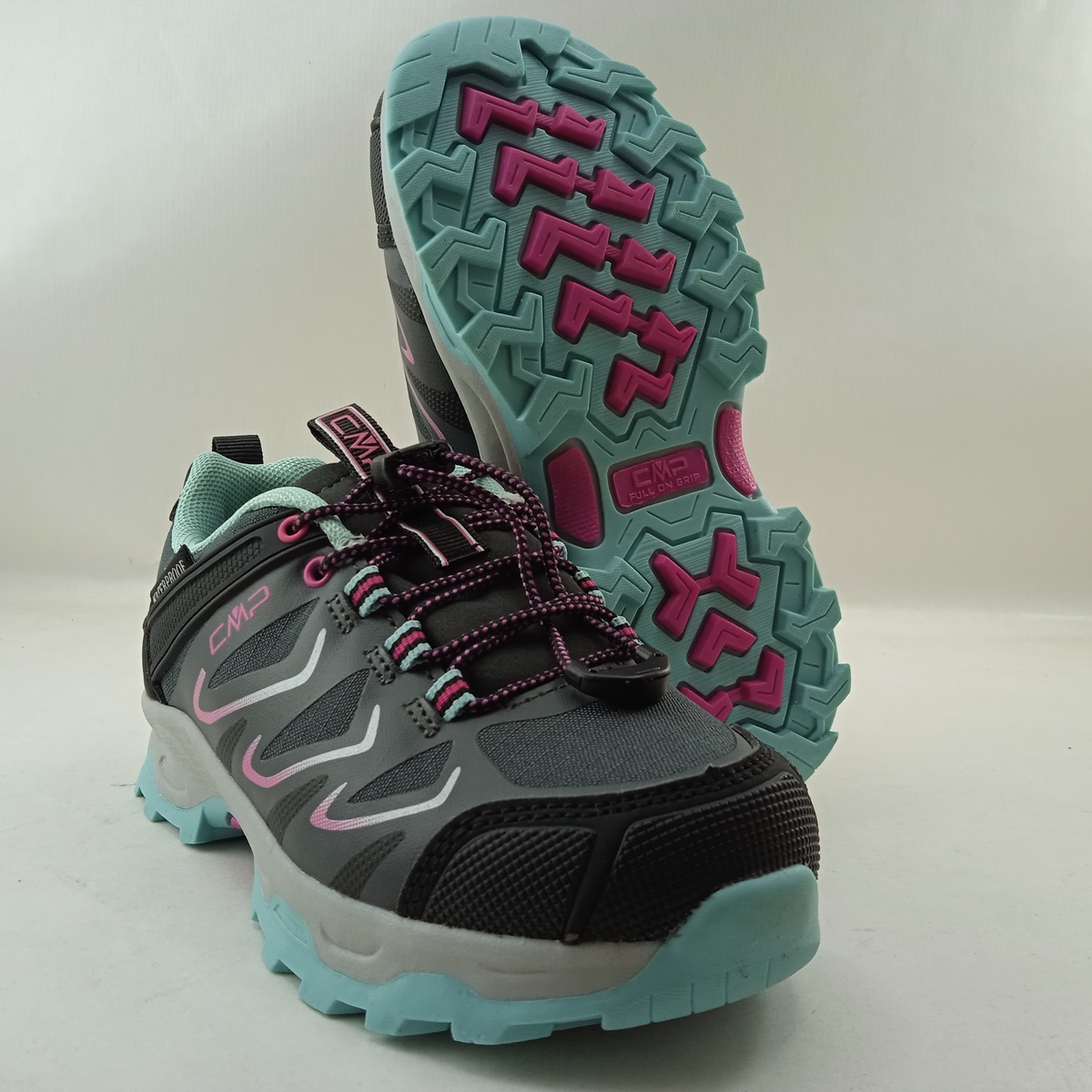 Deportivo de piel gris con cierre de cordon, Cmp mod. U423 - Imagen 4