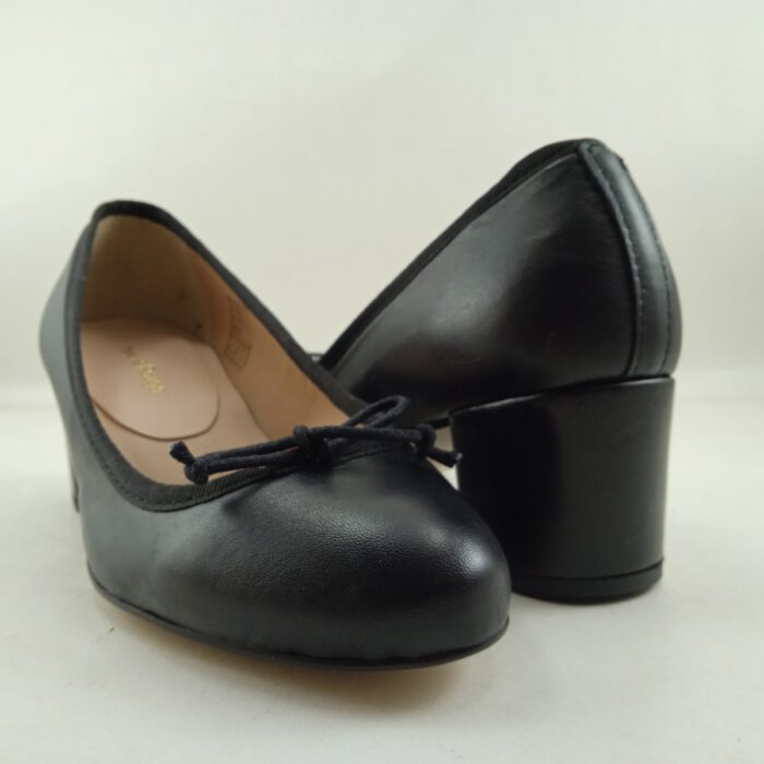 Zapato de piel negra sin cierres, Helene rouge mod. Alda - Imagen 2