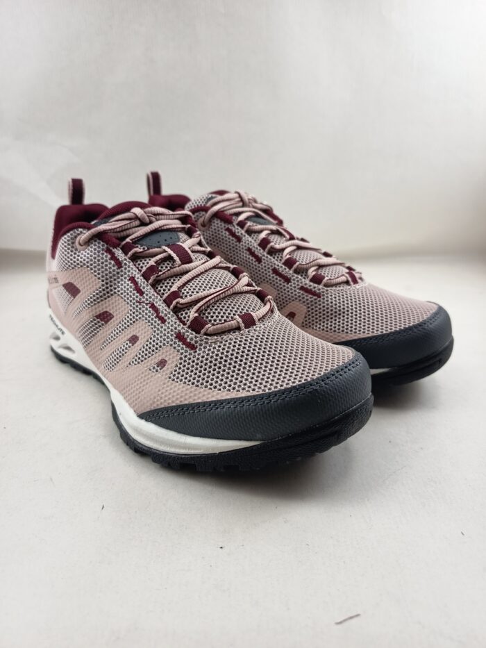 Deportivo sintetico rosa con cierre de cordon, Columbia mod. 24-655