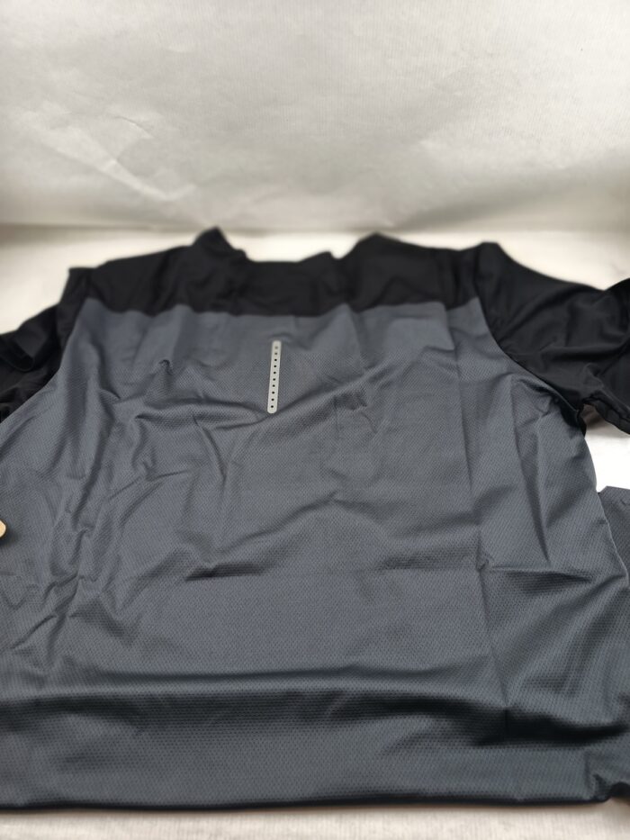 Camiseta sintetica negra sin cierrres y cuello redondeado, Joluvi mod. 238054