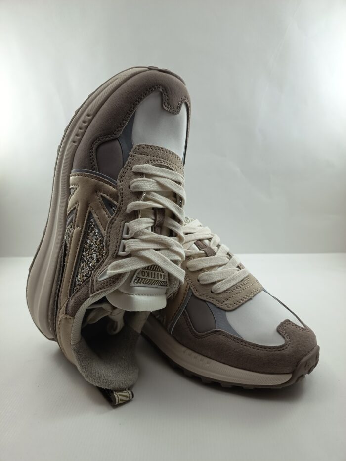 Semi-sport de piel camel con cierre de cordon, Kaotiko mod. 062700
