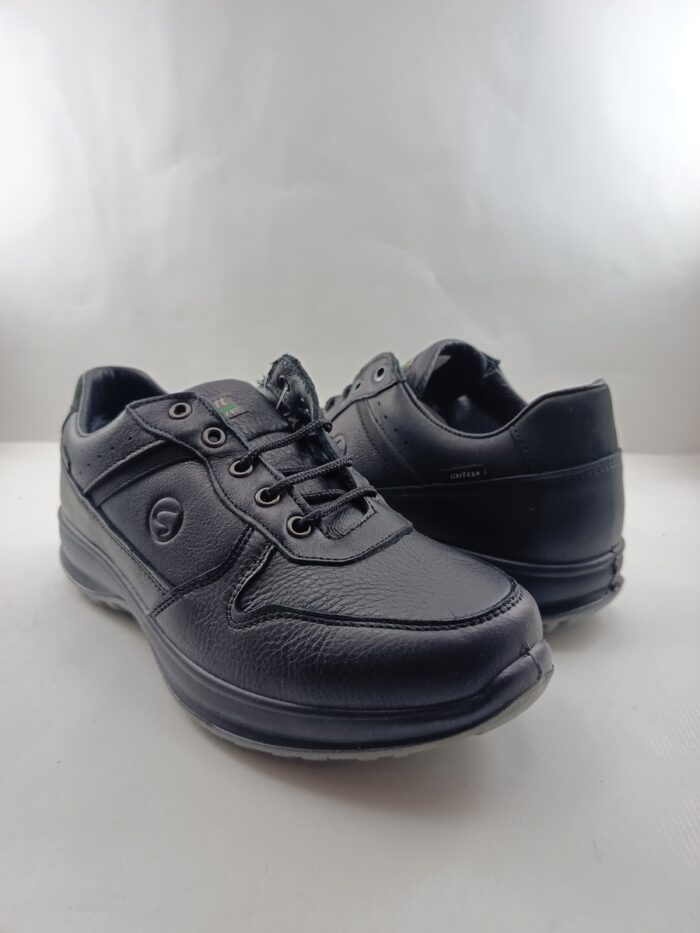 Semi-sport de piel negra con cierre de cordon, Grisport mod. 8691