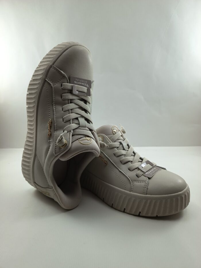 Semi-sport de piel blanca con cierre de cordon, Tamaris confort mod. 83720