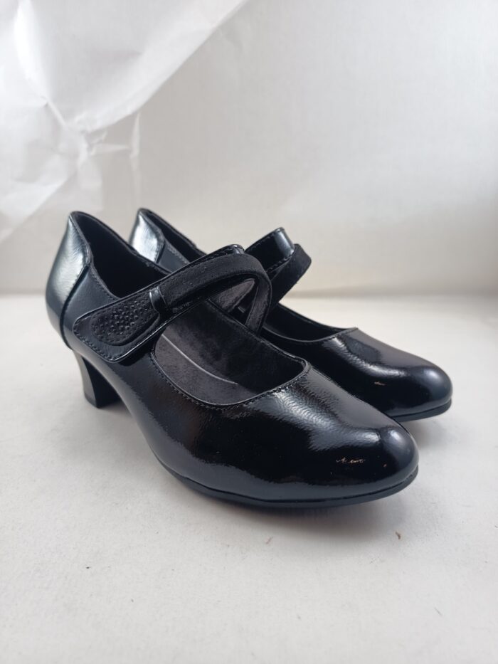 Zapato de vestir tipo salon con tira en empeine y cierre de velcro, Jana mod. 24465