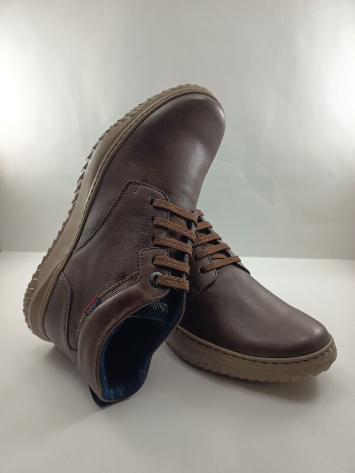 Bota de piel marron con cierre de cordon, Callaghan mod. 60803