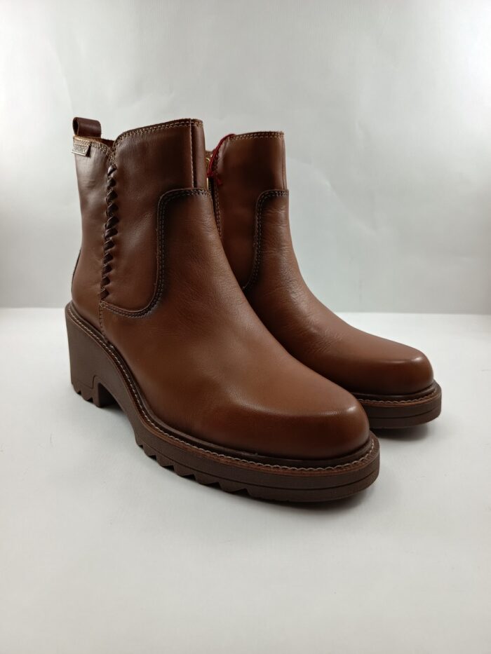 Bota de piel cuero con cierre de cremallera, Pikolinos mod. 8568C1