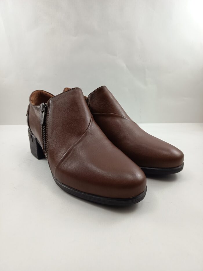 Zapato de piel cuero con cierre de cremallera, Pikolinos mod. 5902C1