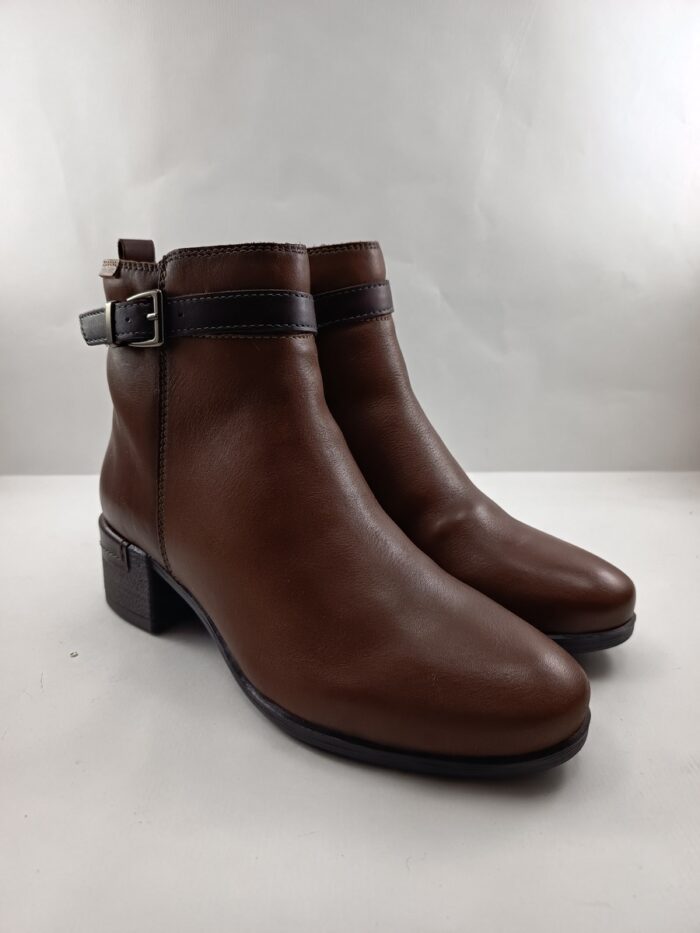 Bota de piel cuero con cierre de cremallera, Pikolinos mod. 8622C1