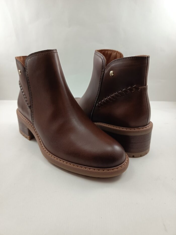 Bota de piel cuero con cierre de cremallera, Pikolinos mod. 8871 - Imagen 3