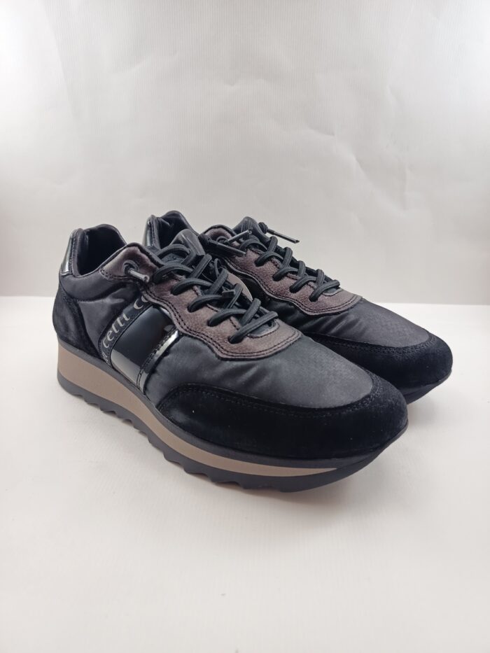 Semi-sport de piel negra con cierre de cordon elastico, Cettti mod. 849