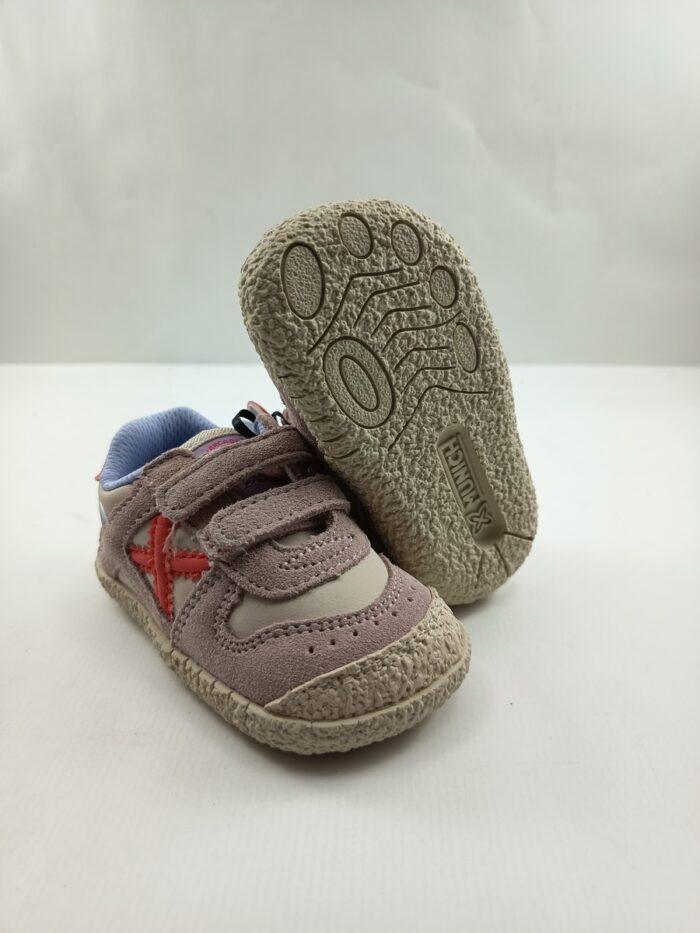 Semi-sport de piel rosa con cierre de velcros, Munich mod. 8172625 - Imagen 3
